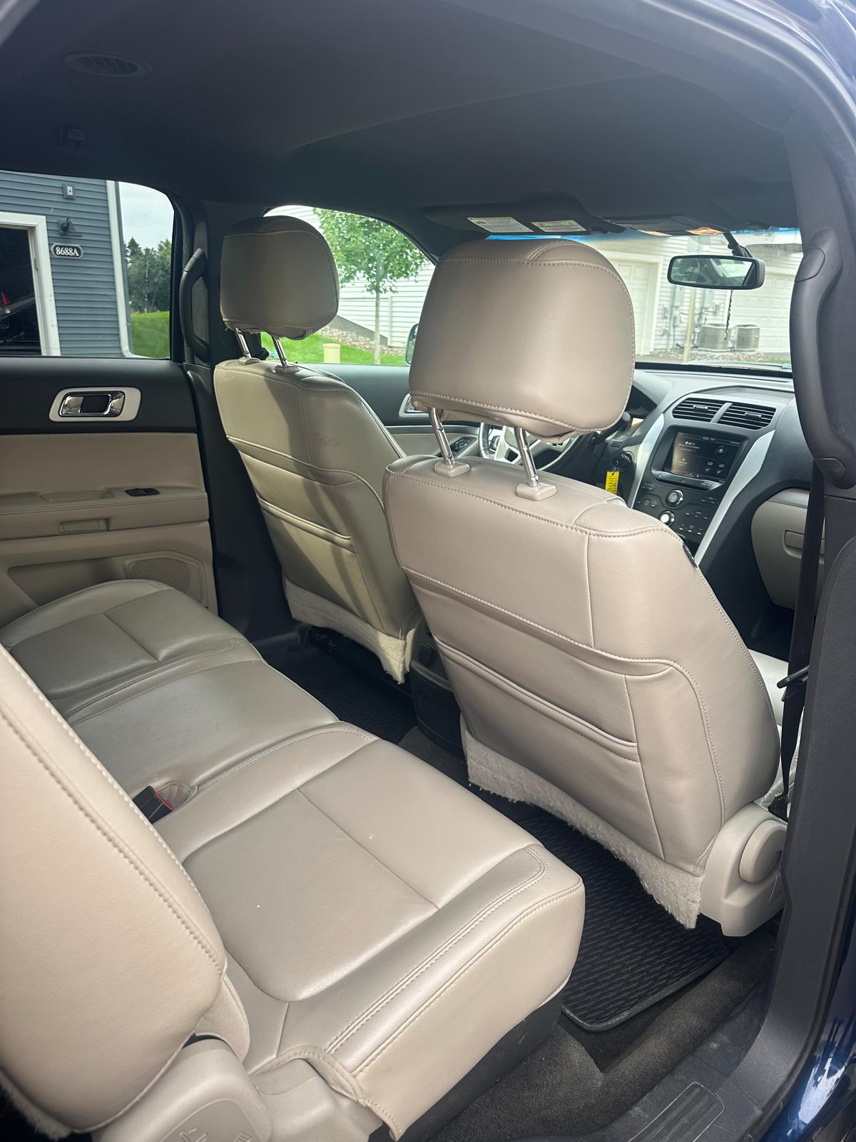 AWD 2012 Ford Explorer XLT 6cyl