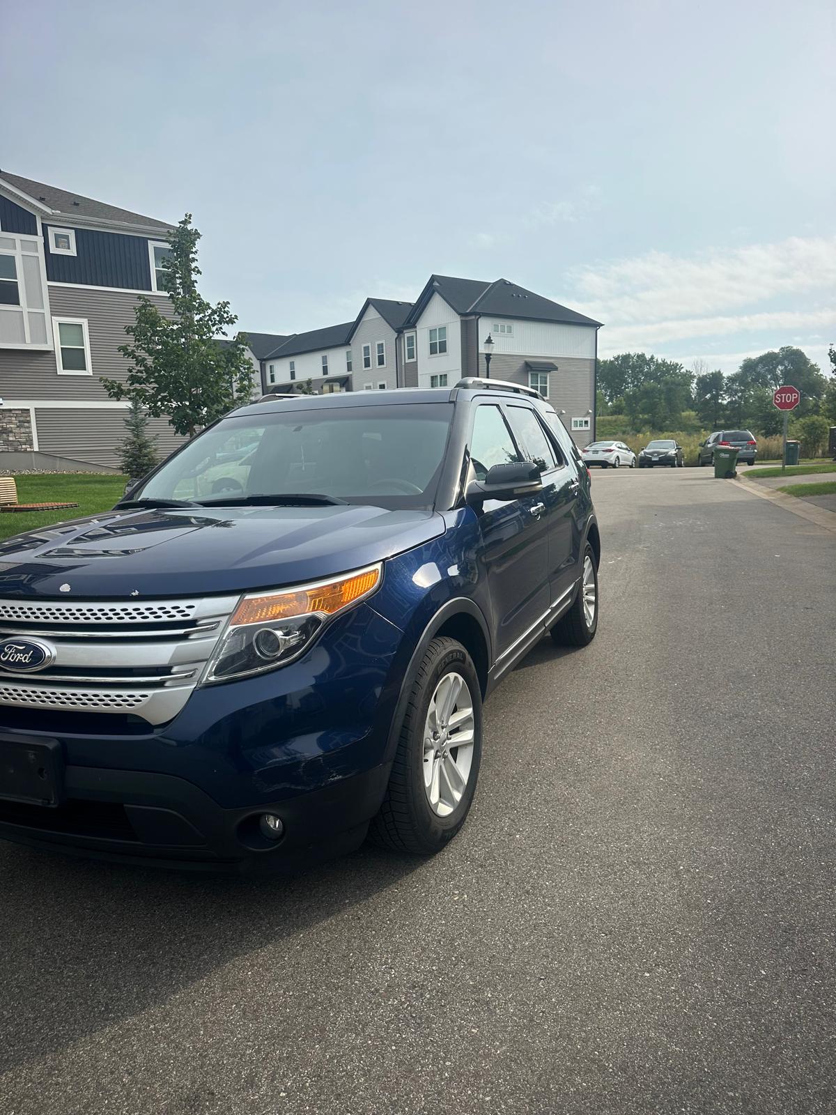 AWD 2012 Ford Explorer XLT 6cyl