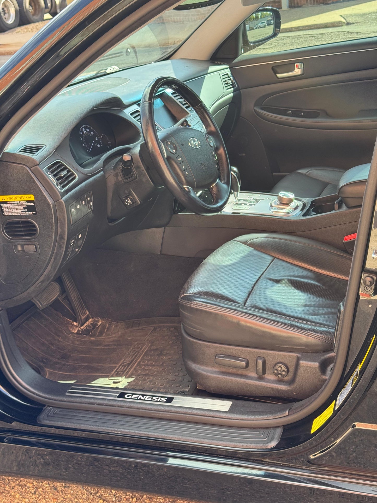 2012 Hyundai Genesis · 4.6L V8