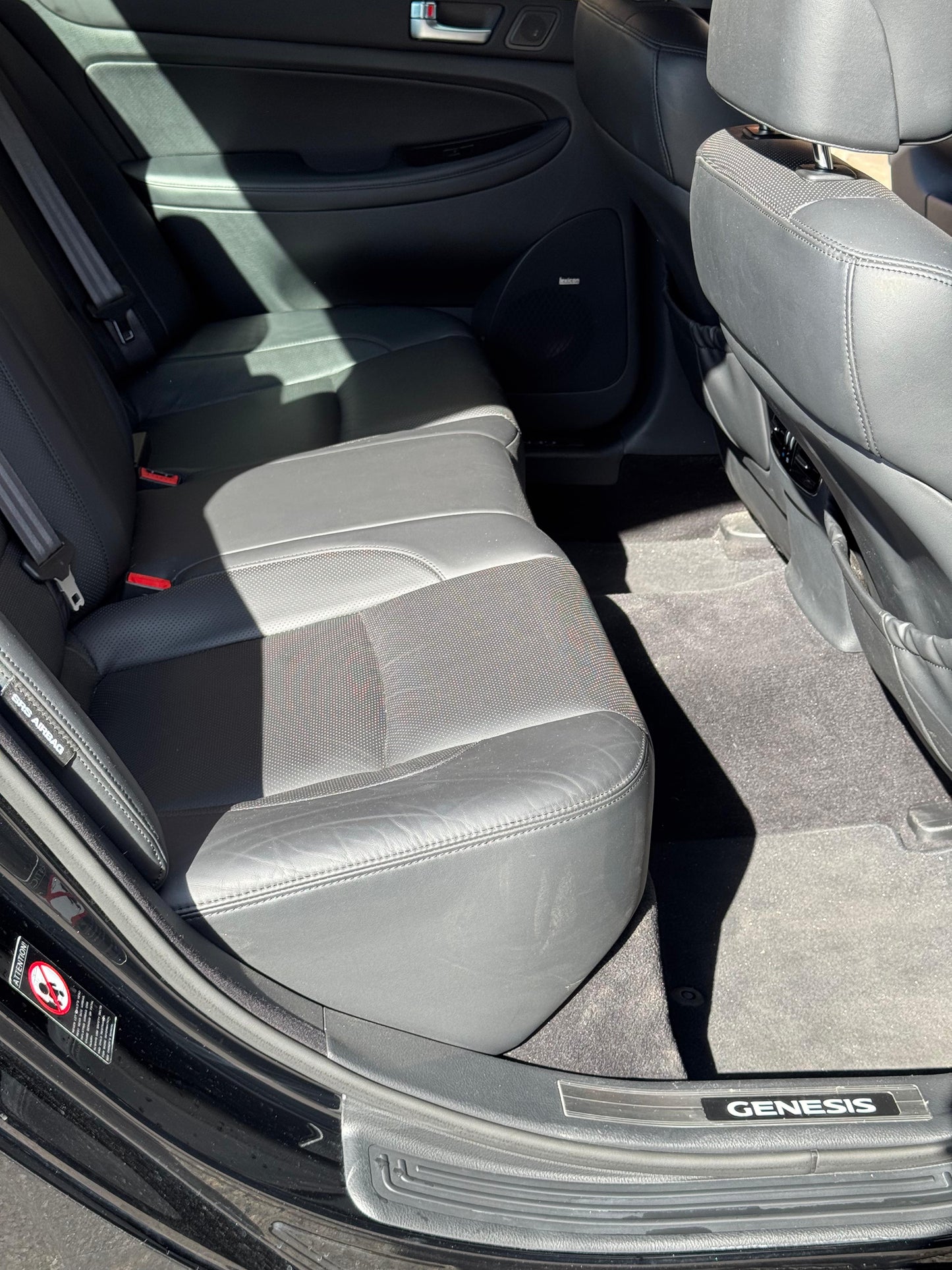 2012 Hyundai Genesis · 4.6L V8