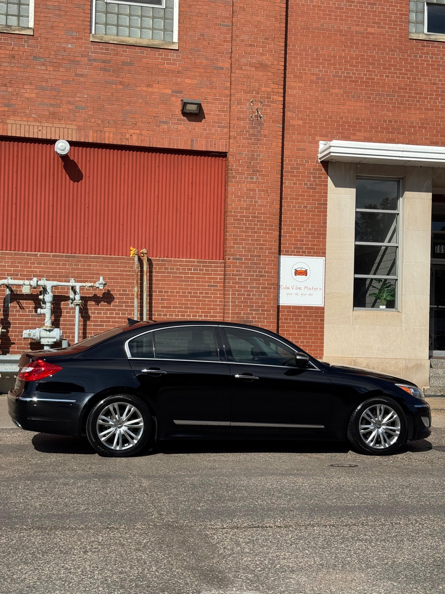 2012 Hyundai Genesis · 4.6L V8