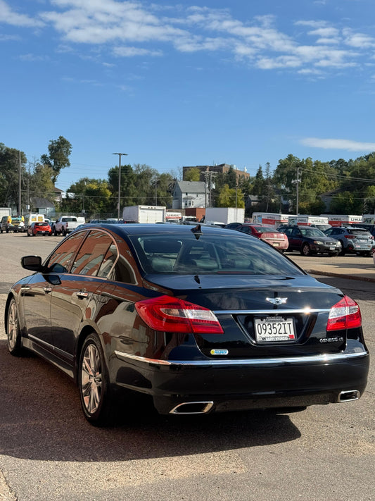 2012 Hyundai Genesis · 4.6L V8