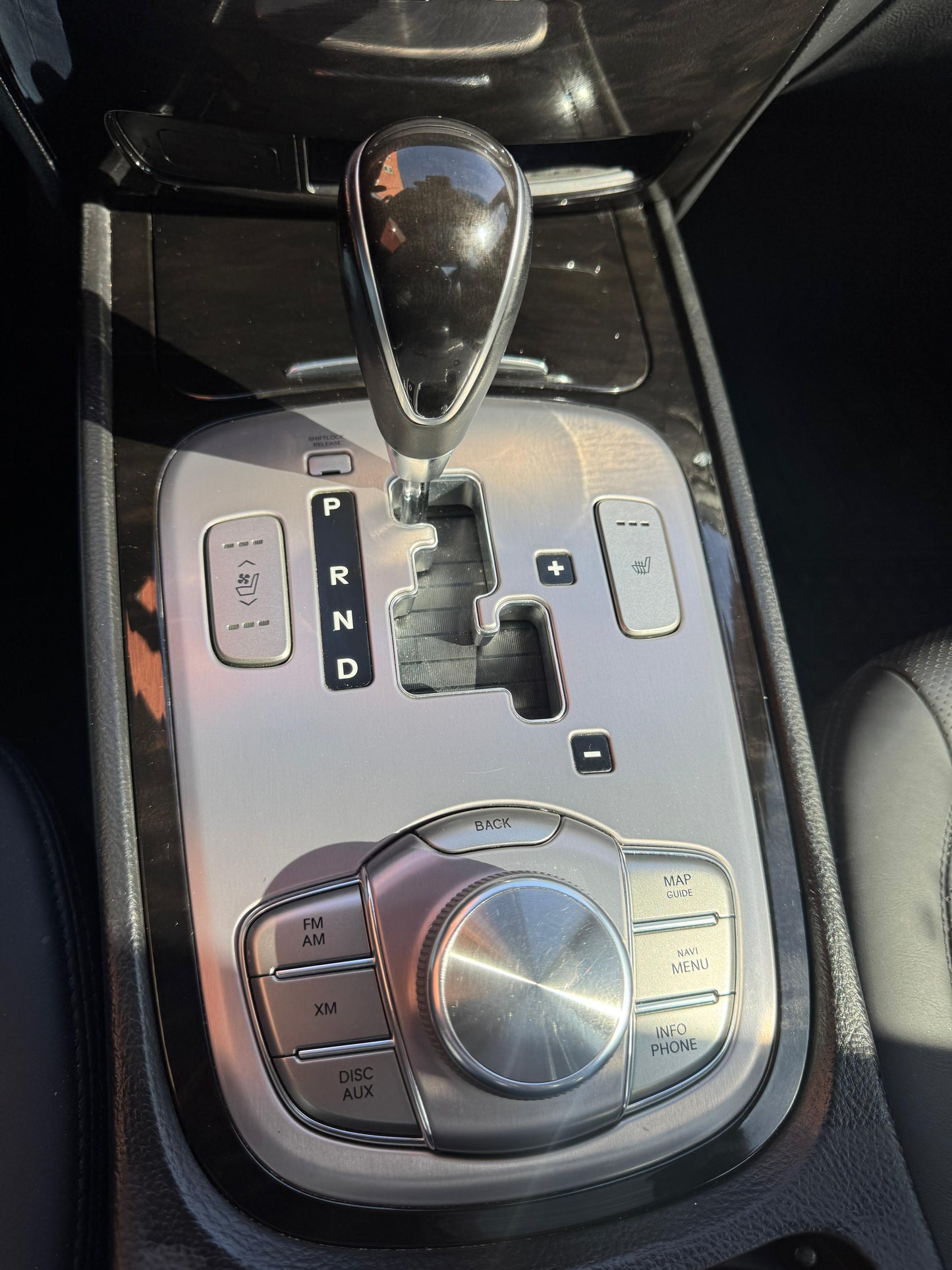 2012 Hyundai Genesis · 4.6L V8