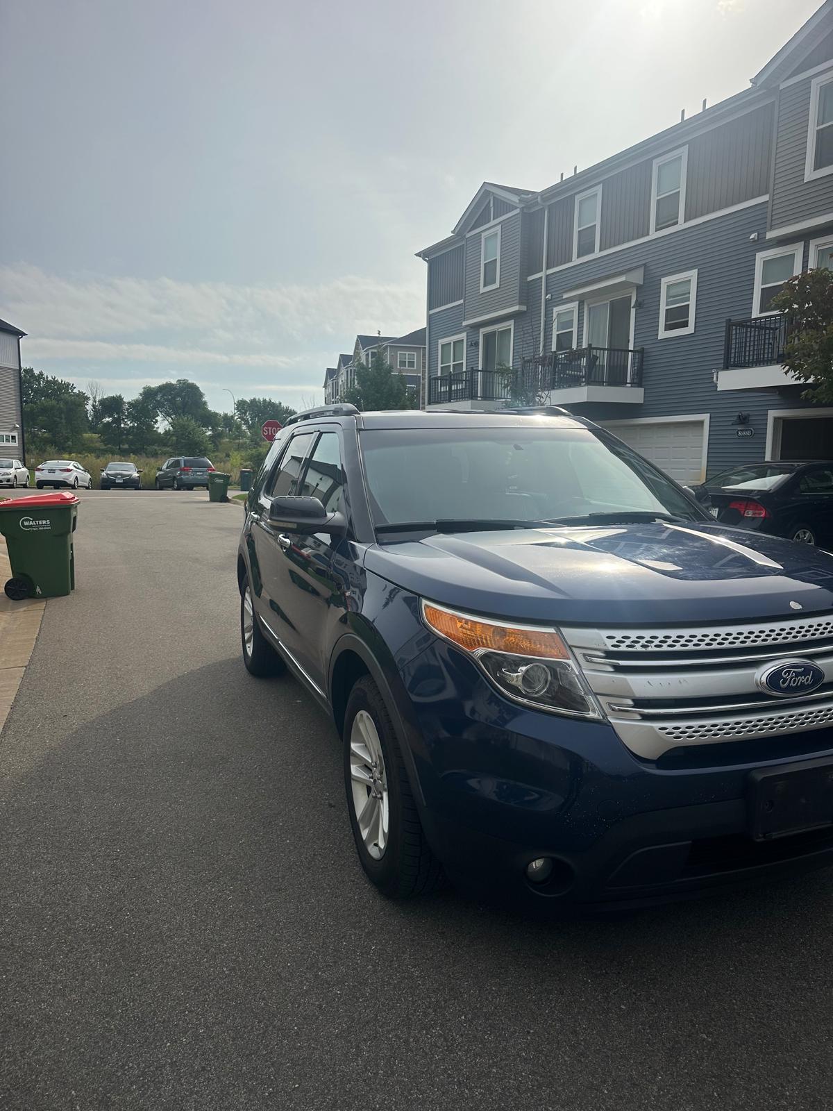 AWD 2012 Ford Explorer XLT 6cyl