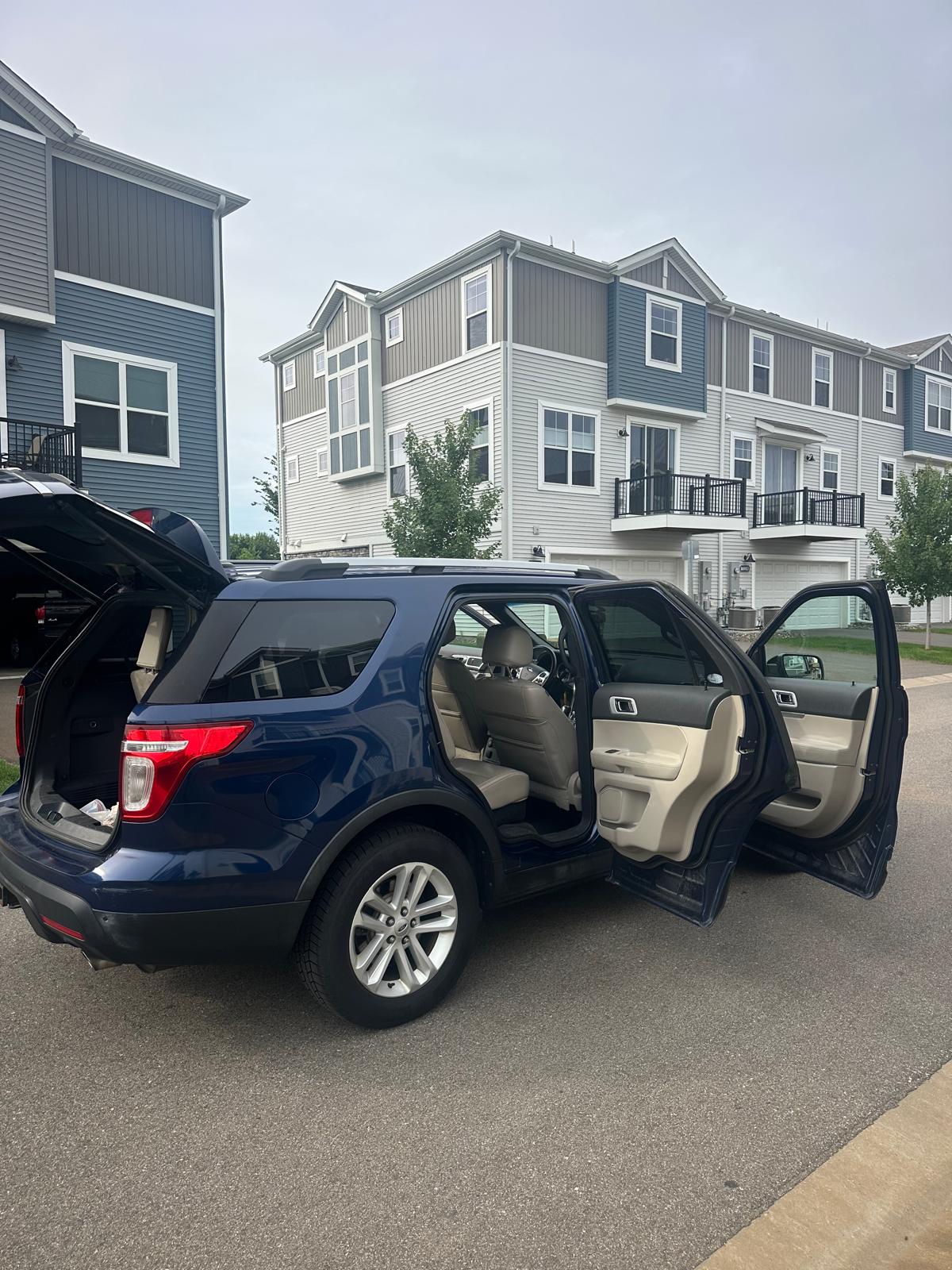 AWD 2012 Ford Explorer XLT 6cyl